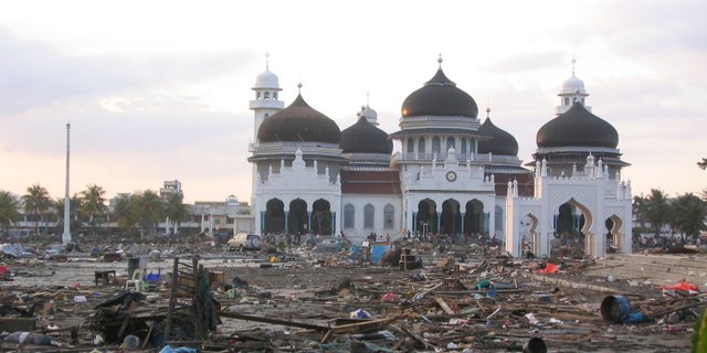 Get Mesjid Raya Banda Aceh Tsunami PNG