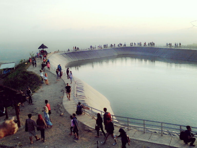 View Tempat Wisata Di Bali Yang Harus Dikunjungi
Background