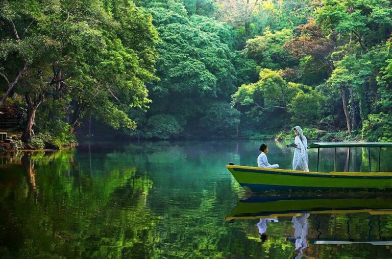20+ Tempat Wisata Di Bandung Yang Wajib Dikunjungi
 Gif