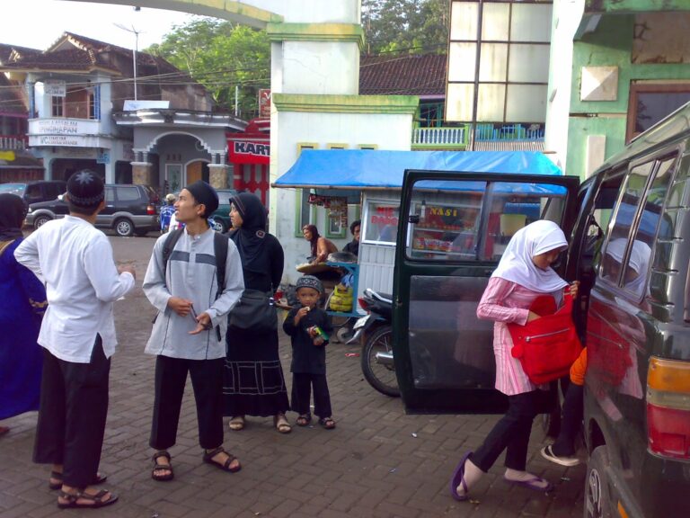 Download Tempat Wisata Ziarah Di Garut