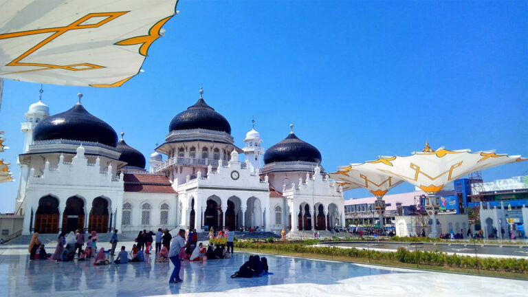 tempat wisata banda aceh terbaru Aceh masjid baiturrahman darussalam istimewa nanggroe terbesar permainan agung mengintip terindah nangroe objek saksi khas religi destinasi menarik simbol nasionalisme