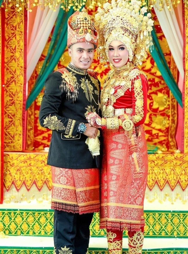 nama baju aceh Adat aceh baju pakaian tradisional melayu suku pengantin budaya provinsi prewed akulturasi perak prewedding wanita pakai busana pasangan berbagai pria