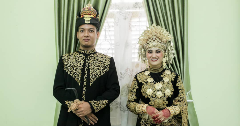 nama topi adat aceh 10 tarian tradisional yang tersebar di negara indonesia